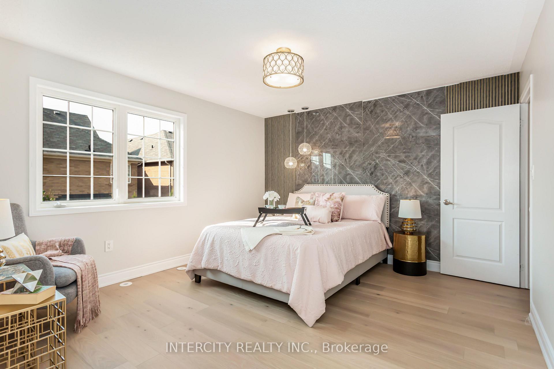 Photo 13 of 689 Ambroise Crescent N, Milton, Coates — HOMEH