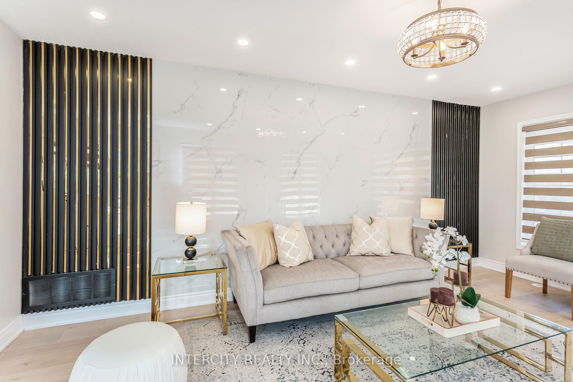 Photo 23 of 689 Ambroise Crescent N, Milton, Coates — HOMEH