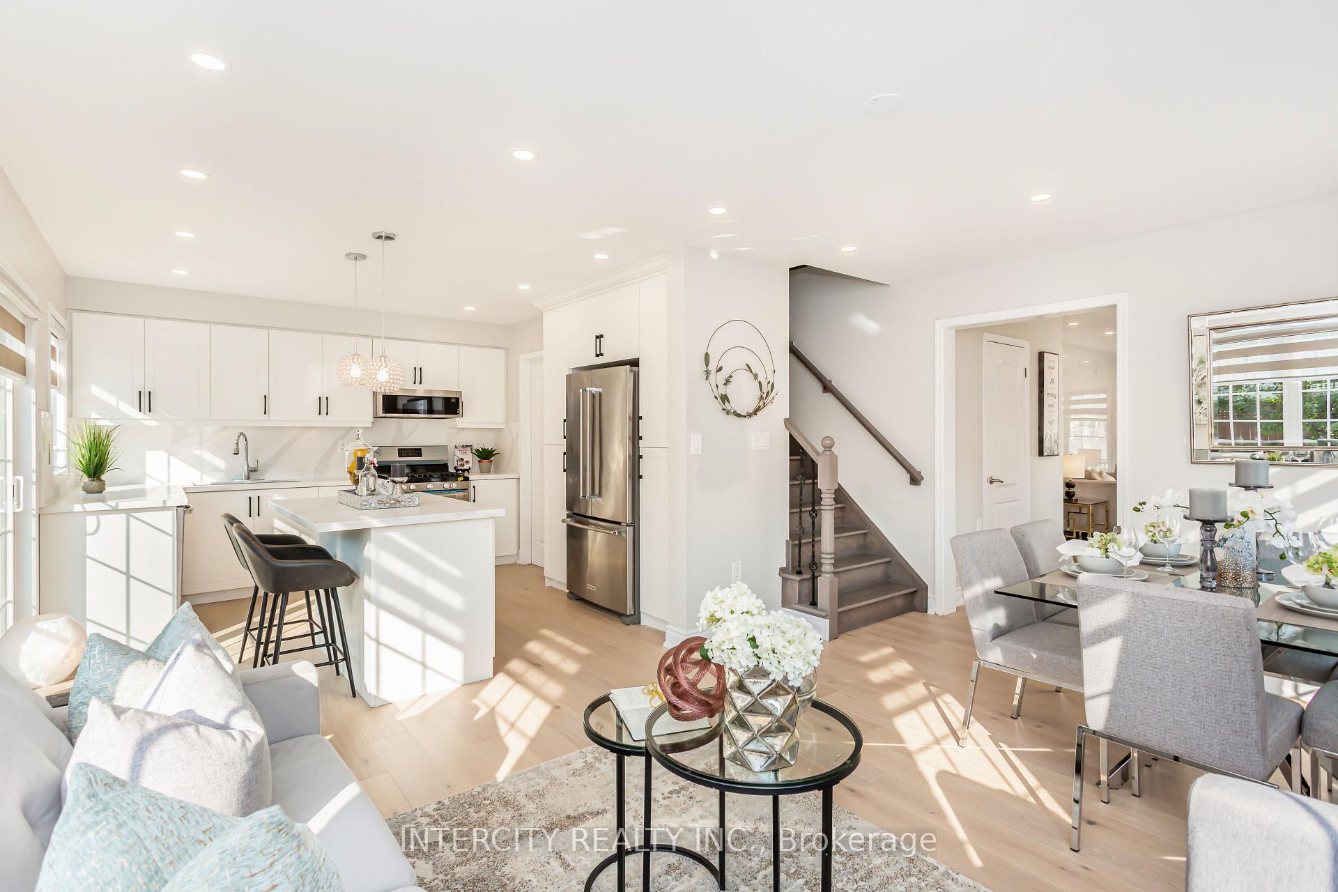 Photo 26 of 689 Ambroise Crescent N, Milton, Coates — HOMEH