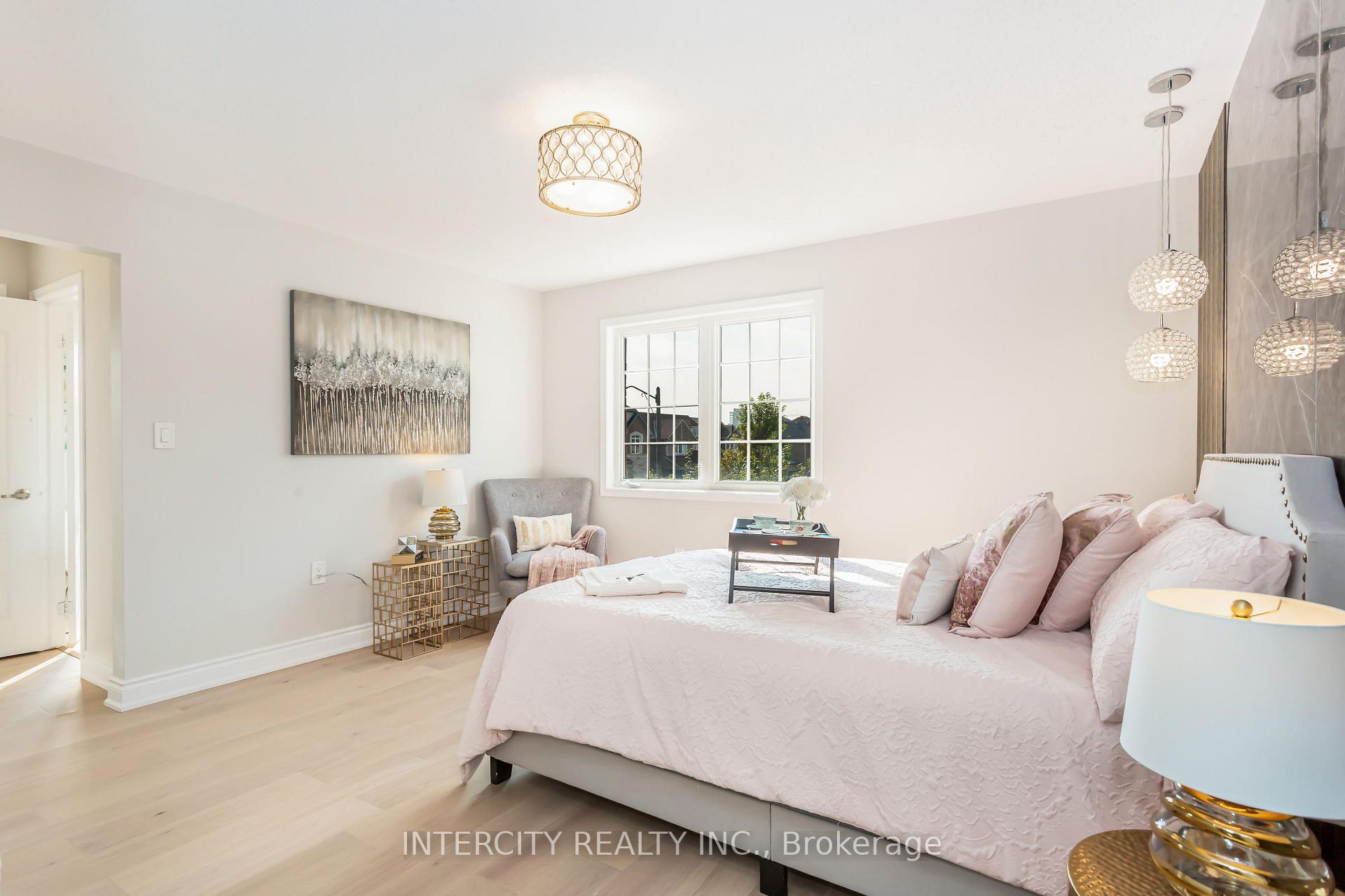 Photo 34 of 689 Ambroise Crescent N, Milton, Coates — HOMEH