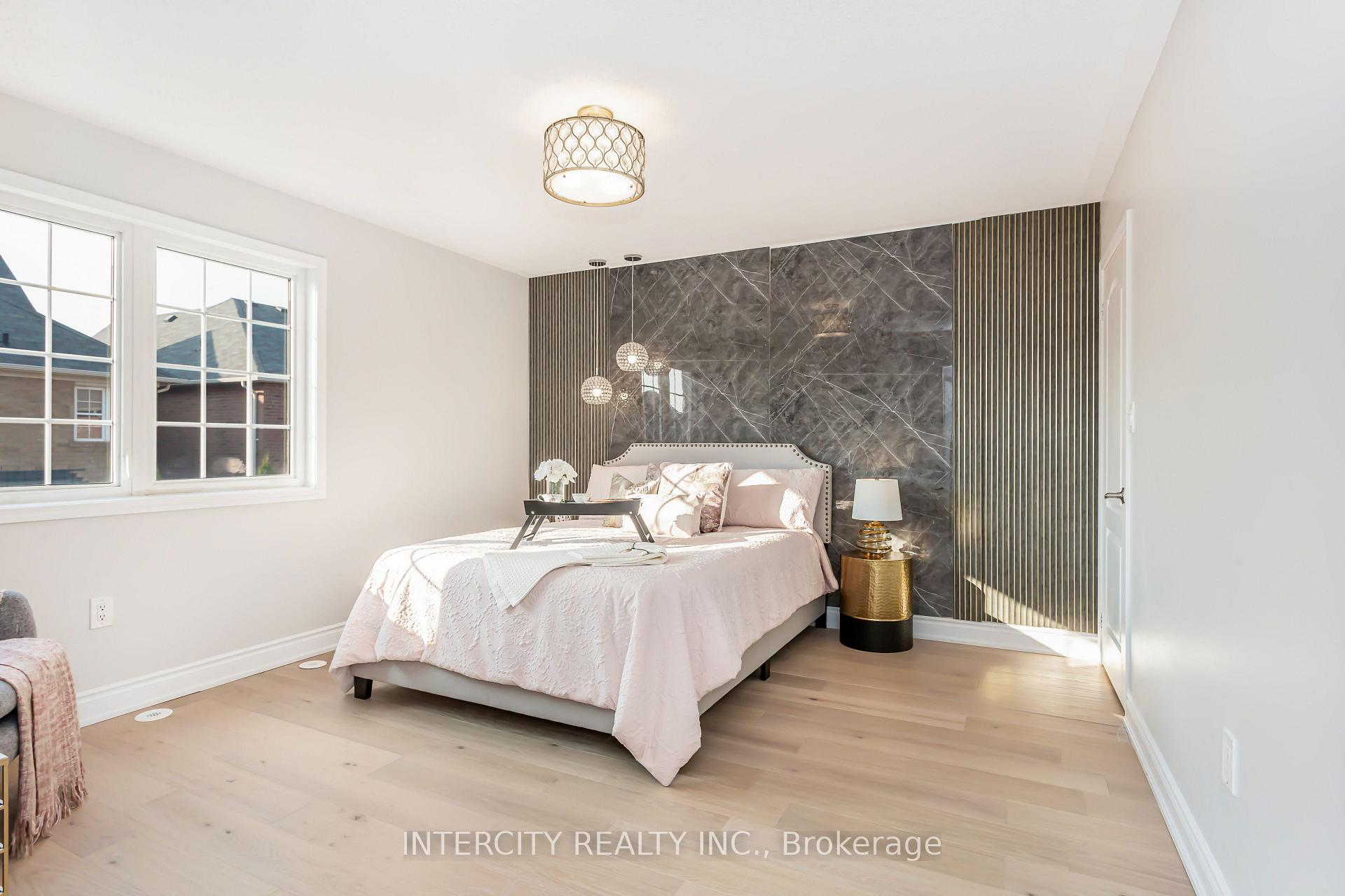 Photo 35 of 689 Ambroise Crescent N, Milton, Coates — HOMEH
