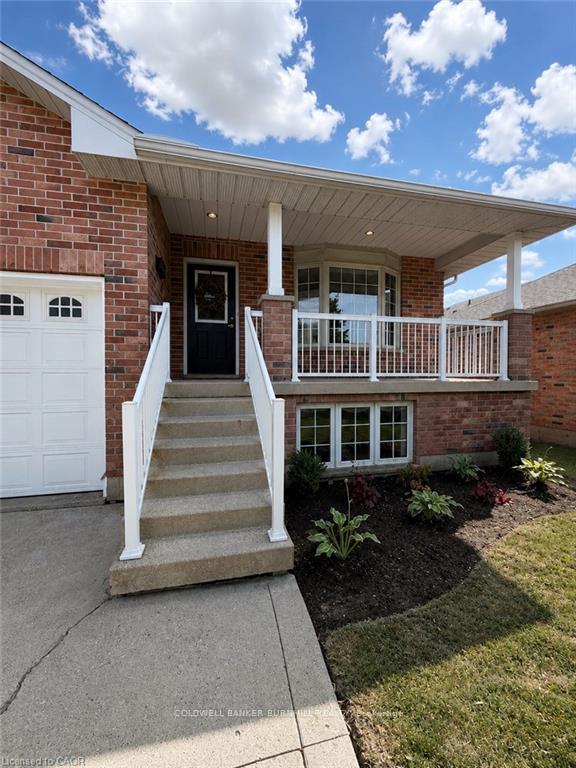 Photo 3 of 7 Spitfire Drive, Hamilton, Mount Hope — HOMEH