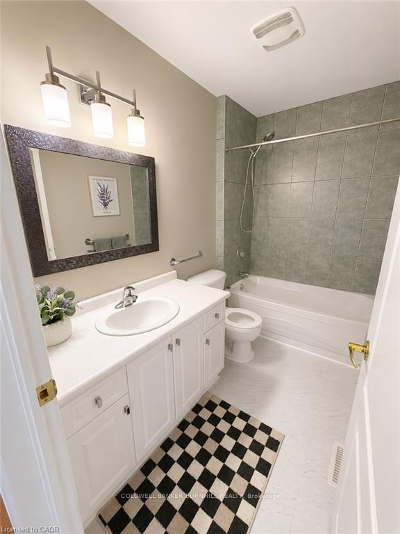 Photo 15 of 7 Spitfire Drive, Hamilton, Mount Hope — HOMEH