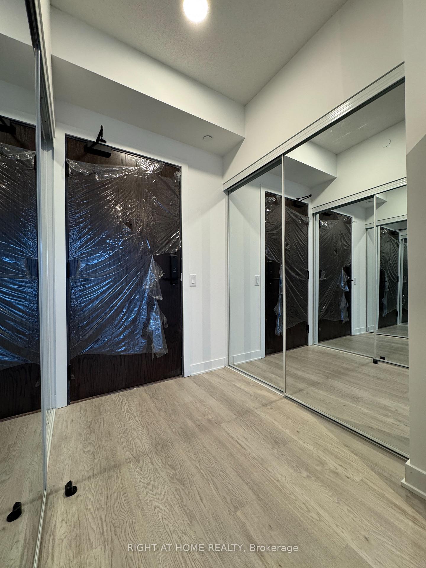 Photo 2 of Unit 704, 2782 Barton Street, Hamilton, Riverdale — HOMEH