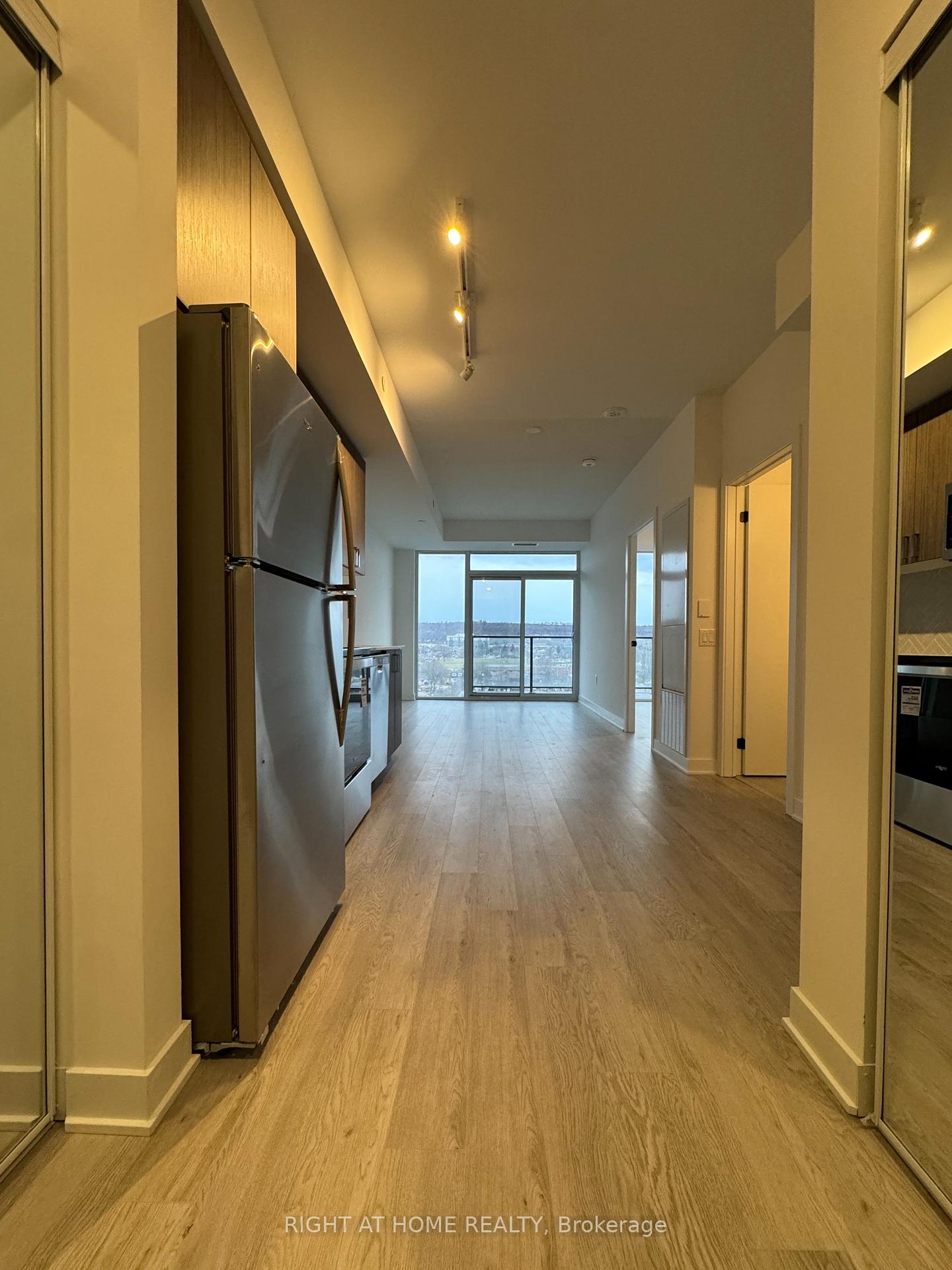 Photo 3 of Unit 704, 2782 Barton Street, Hamilton, Riverdale — HOMEH