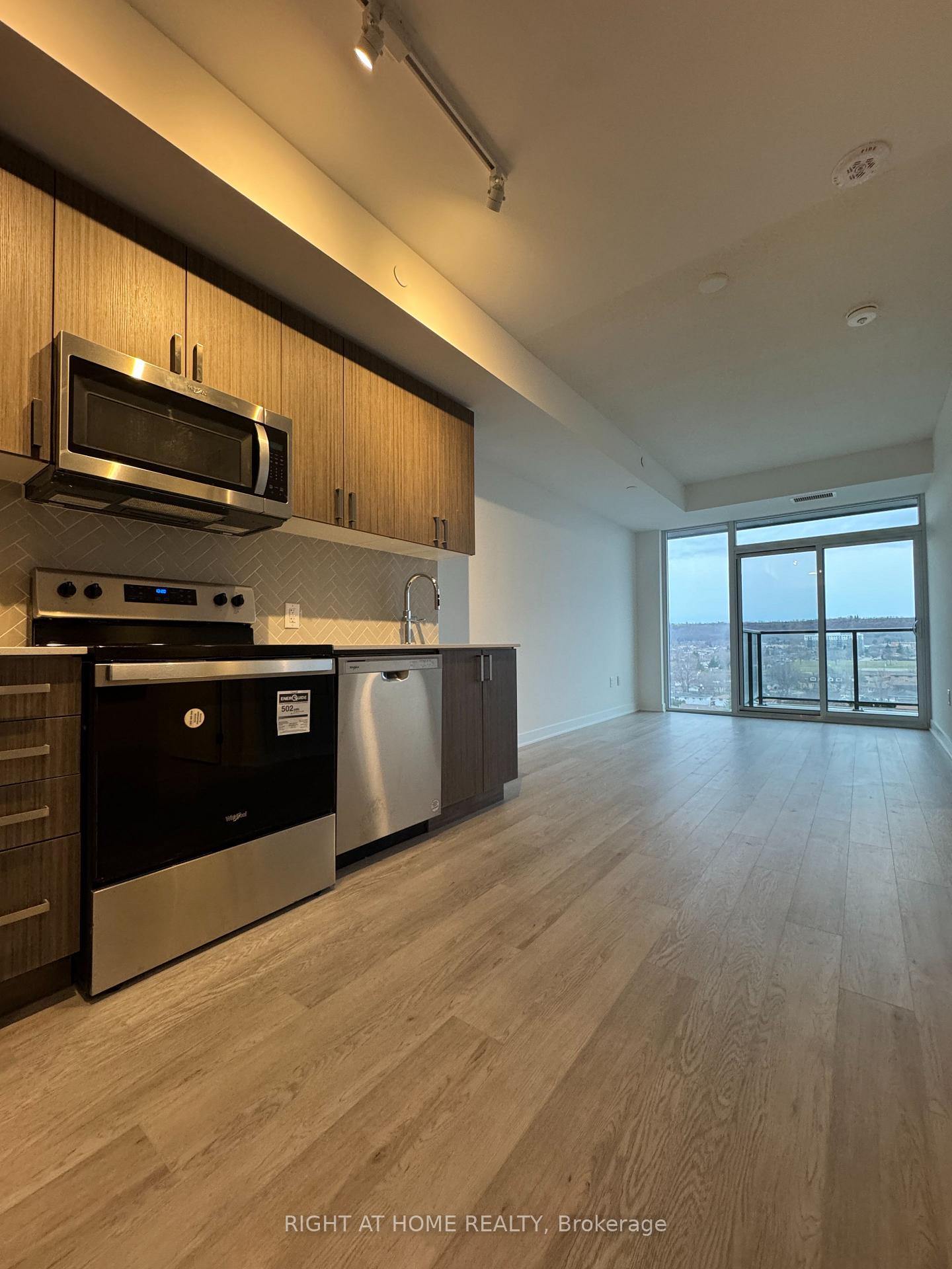 Photo 5 of Unit 704, 2782 Barton Street, Hamilton, Riverdale — HOMEH
