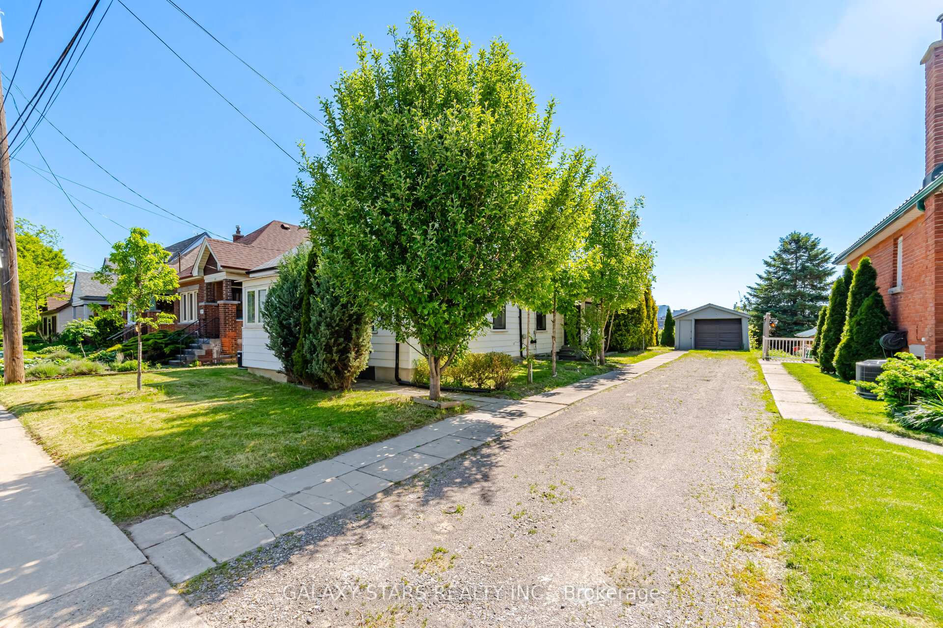Photo 3 of 61 Paradise Road S, Hamilton, Westdale — HOMEH