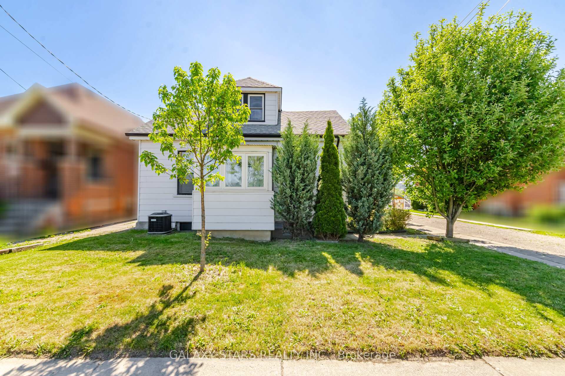Photo 5 of 61 Paradise Road S, Hamilton, Westdale — HOMEH