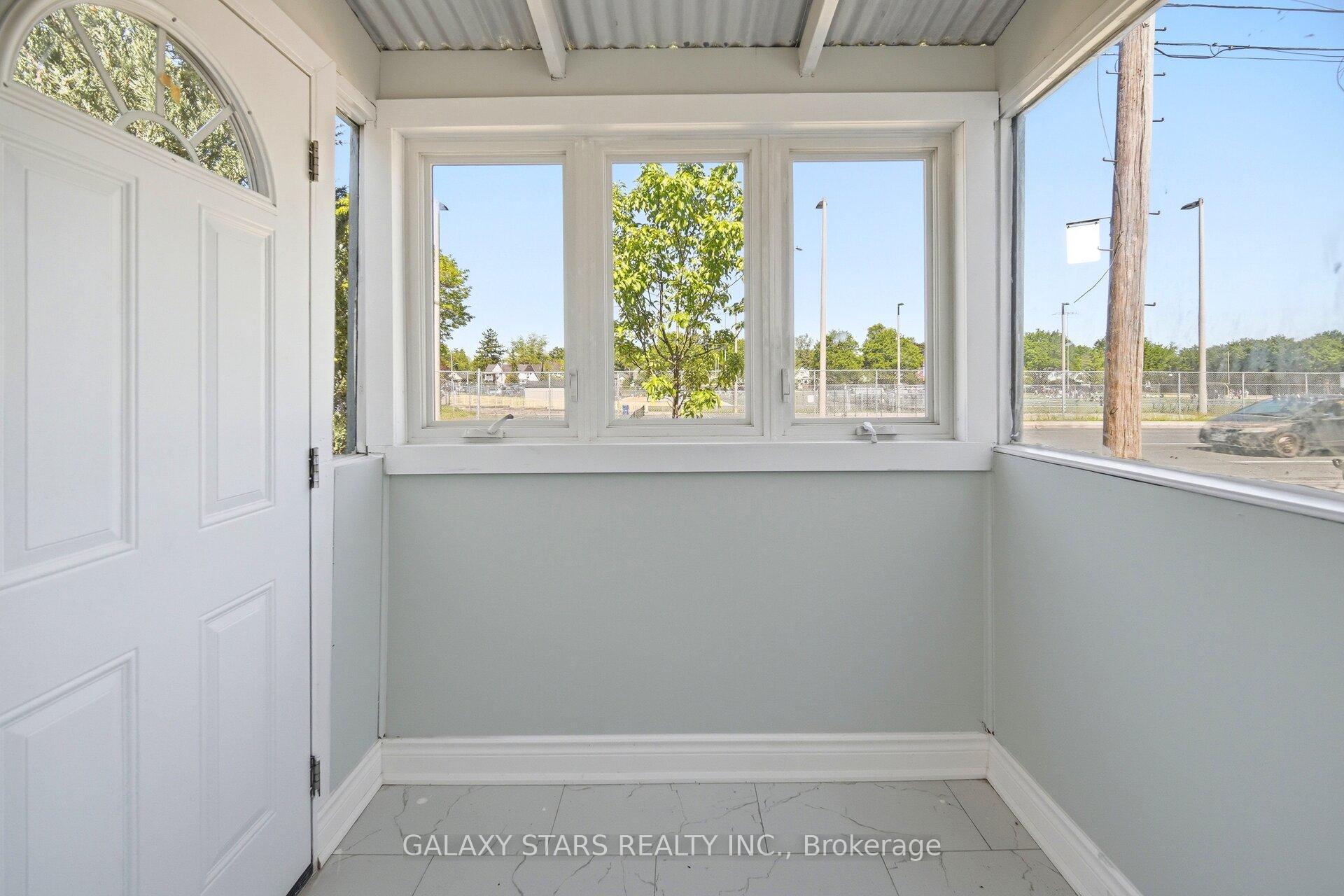 Photo 8 of 61 Paradise Road S, Hamilton, Westdale — HOMEH