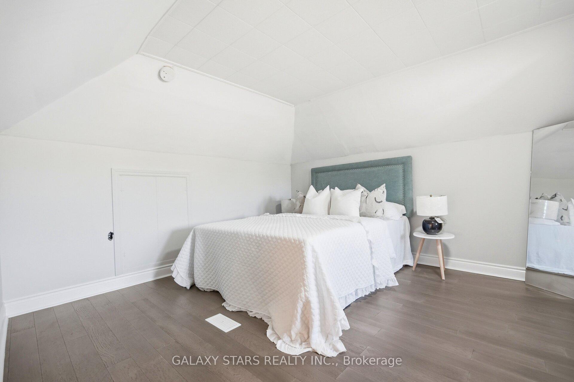 Photo 31 of 61 Paradise Road S, Hamilton, Westdale — HOMEH