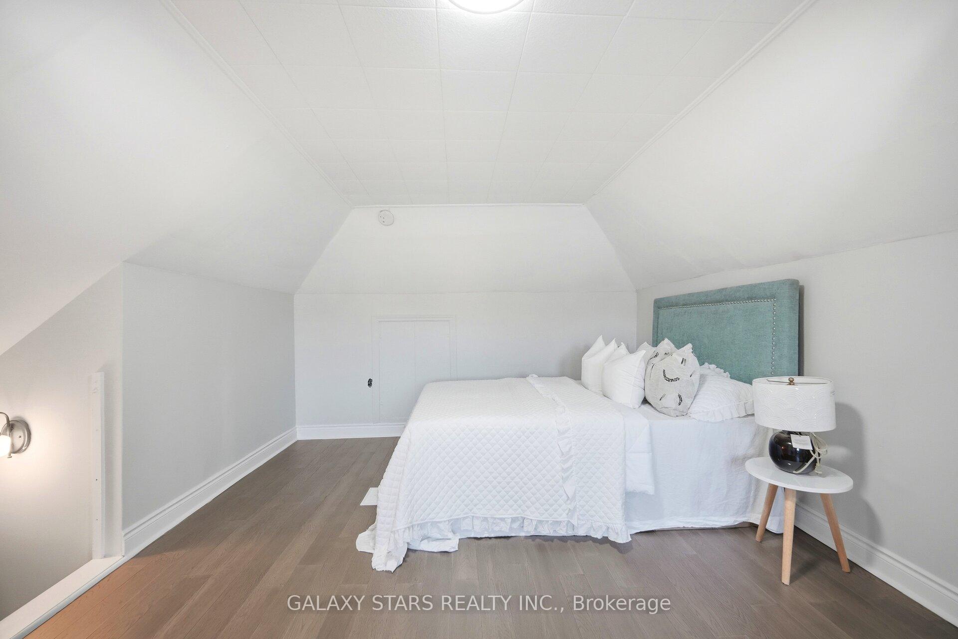 Photo 32 of 61 Paradise Road S, Hamilton, Westdale — HOMEH