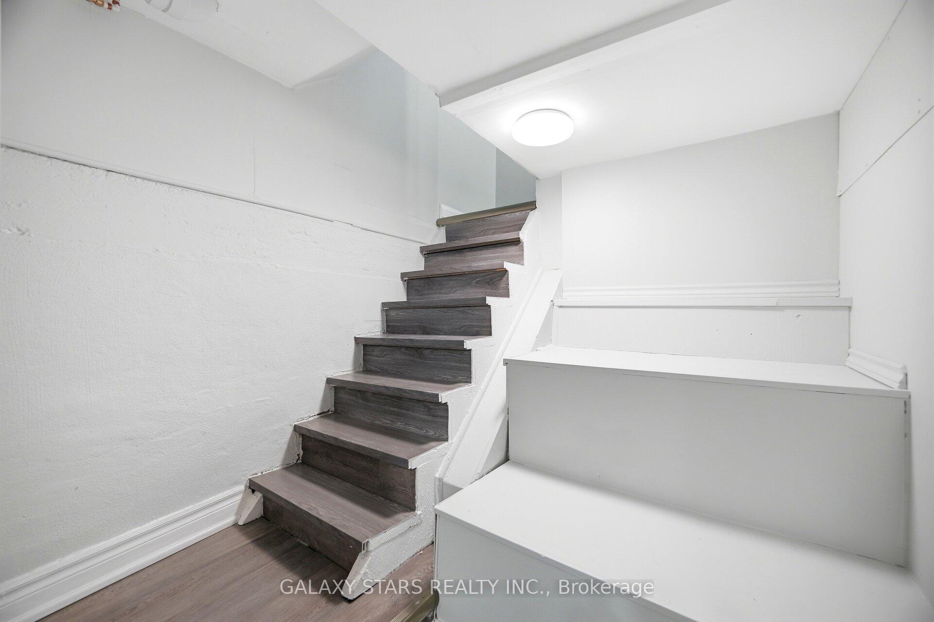 Photo 41 of 61 Paradise Road S, Hamilton, Westdale — HOMEH