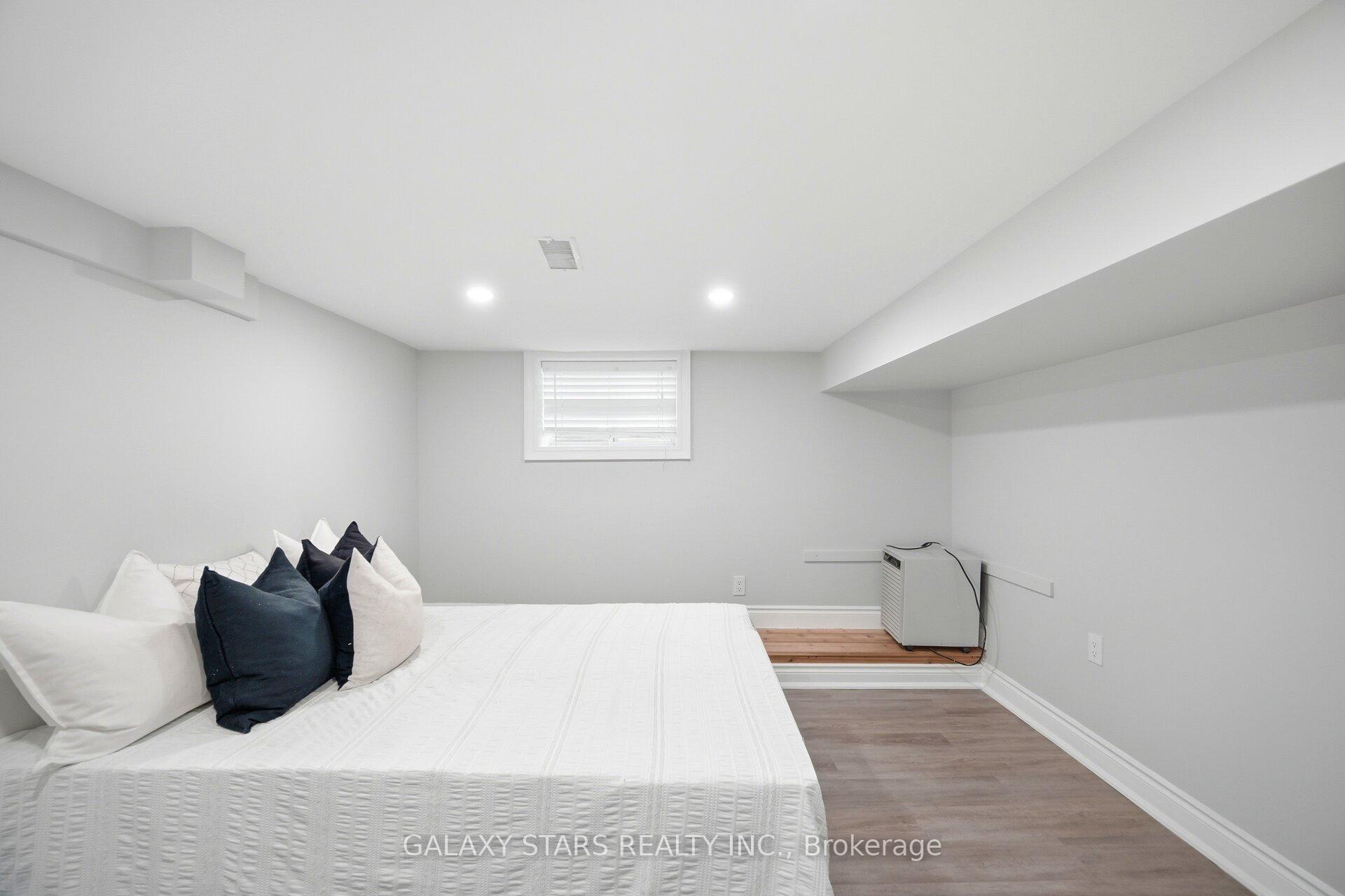 Photo 49 of 61 Paradise Road S, Hamilton, Westdale — HOMEH