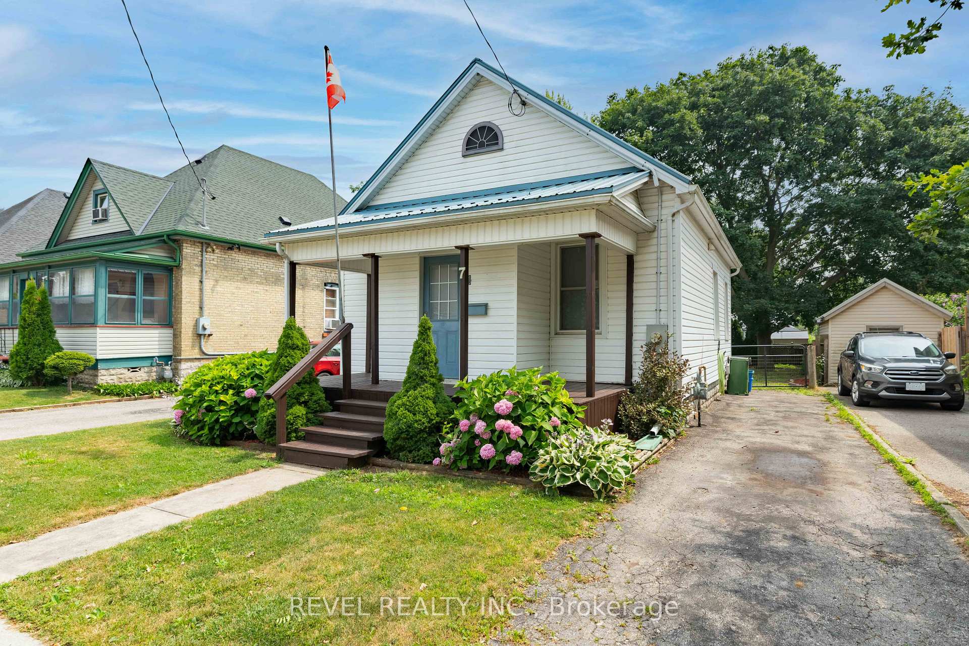 Photo of 7 Maple Street