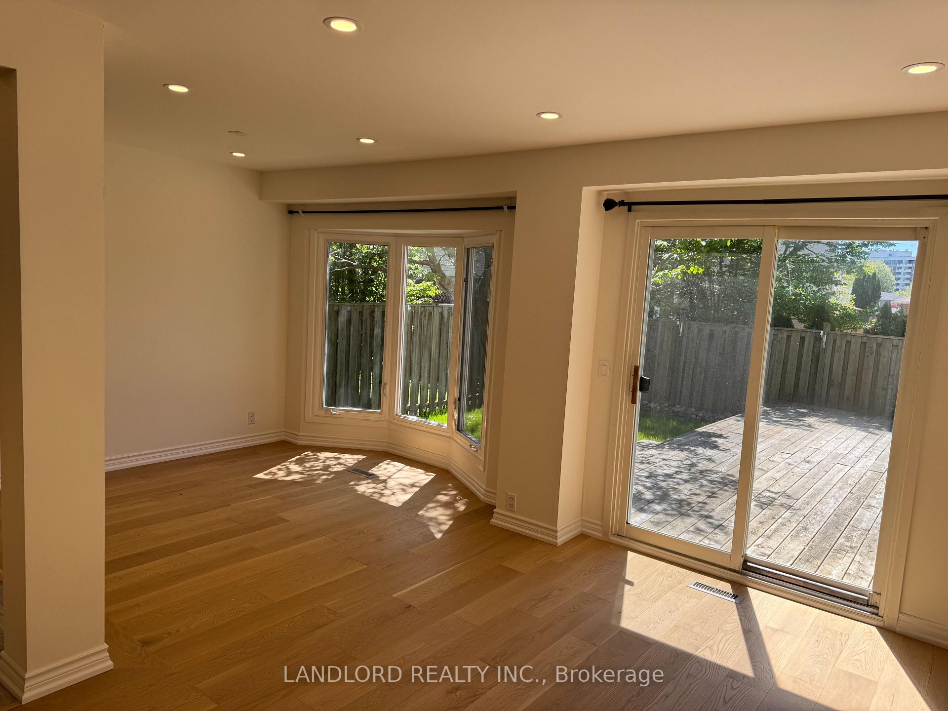 Photo 10 of 19 Vanessa Road, Markham, Markville — HOMEH