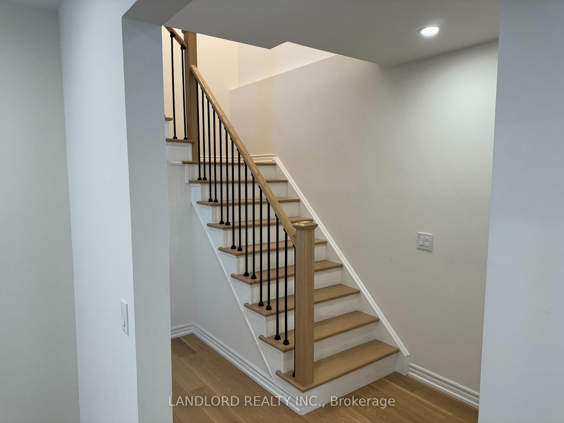 Photo 17 of 19 Vanessa Road, Markham, Markville — HOMEH