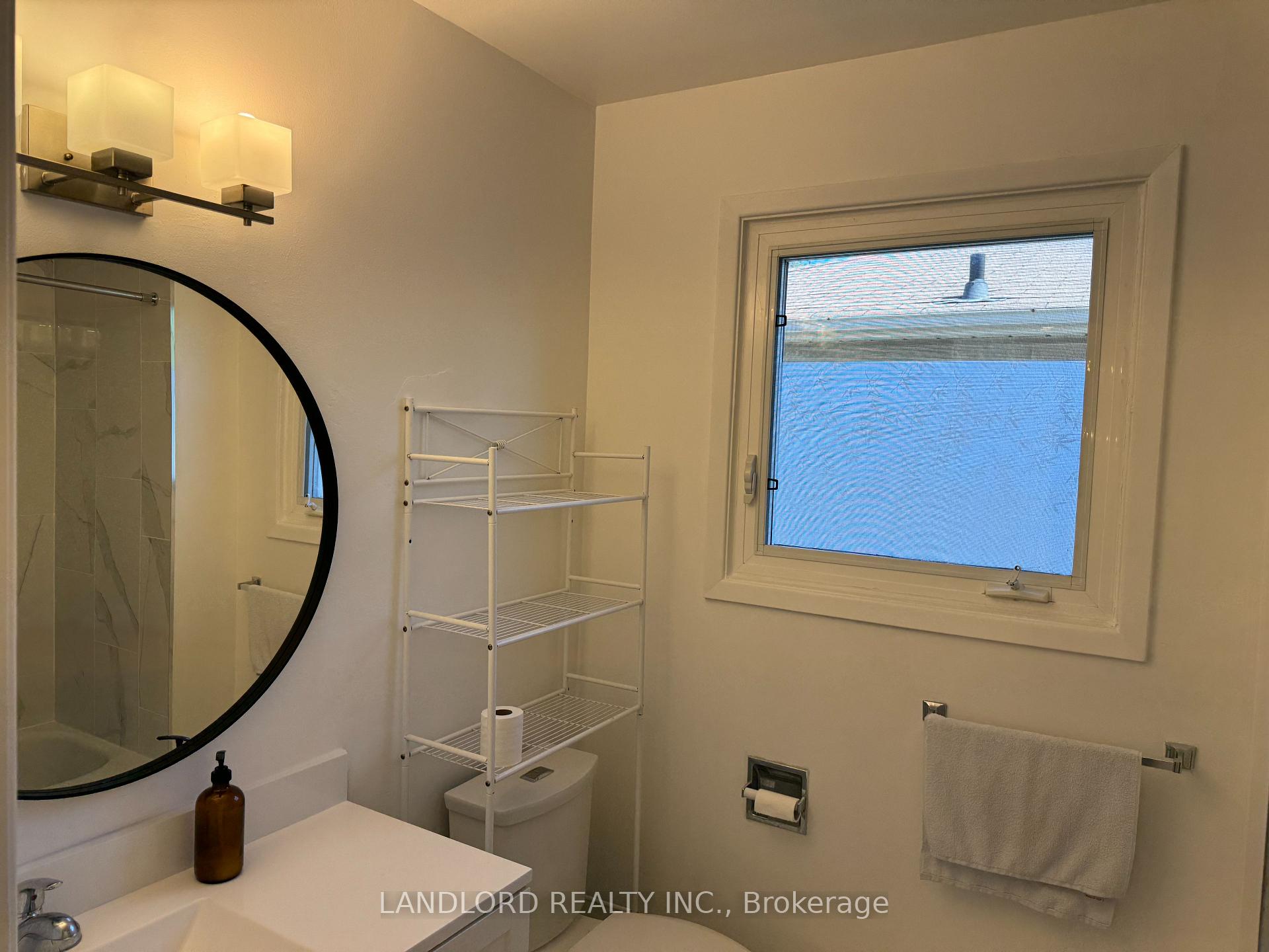 Photo 23 of 19 Vanessa Road, Markham, Markville — HOMEH