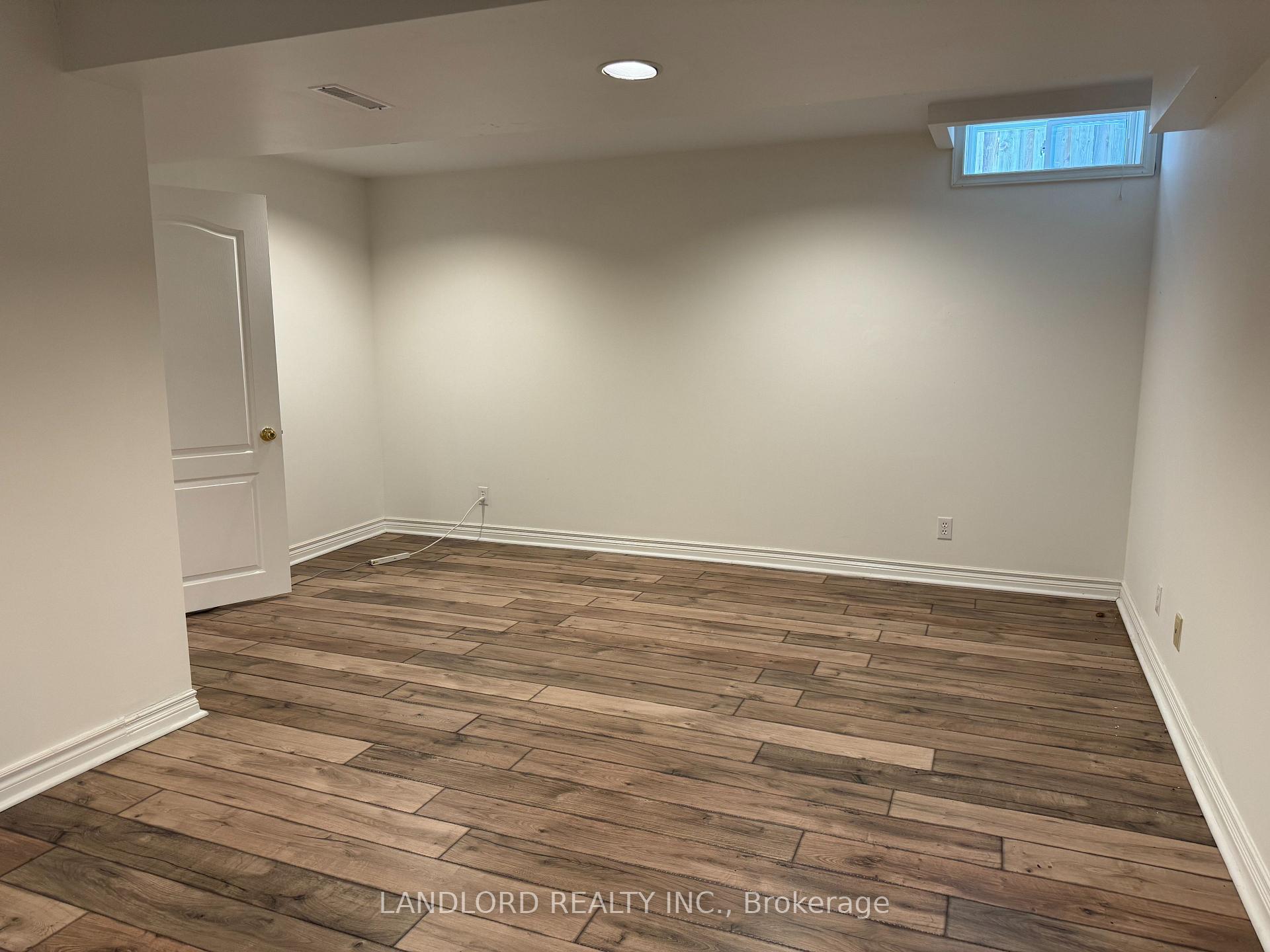 Photo 32 of 19 Vanessa Road, Markham, Markville — HOMEH