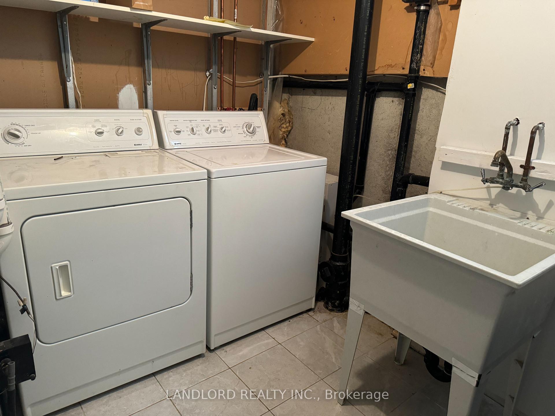 Photo 33 of 19 Vanessa Road, Markham, Markville — HOMEH