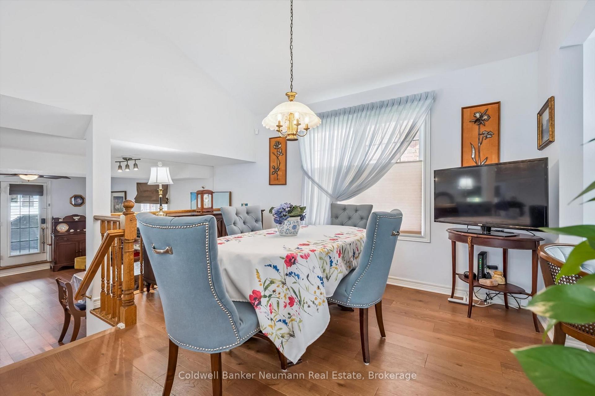 Photo 7 of 375 Gordon Street, Centre Wellington, Fergus — HOMEH