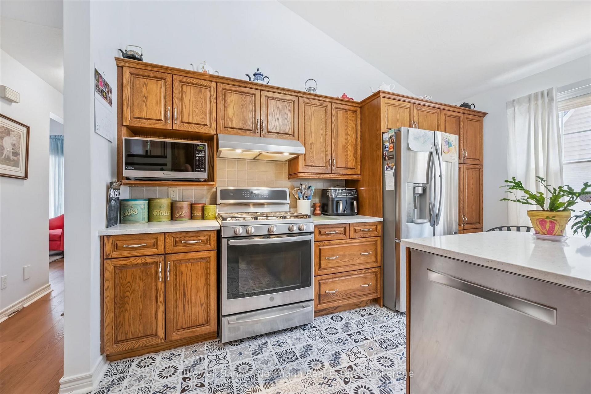 Photo 12 of 375 Gordon Street, Centre Wellington, Fergus — HOMEH