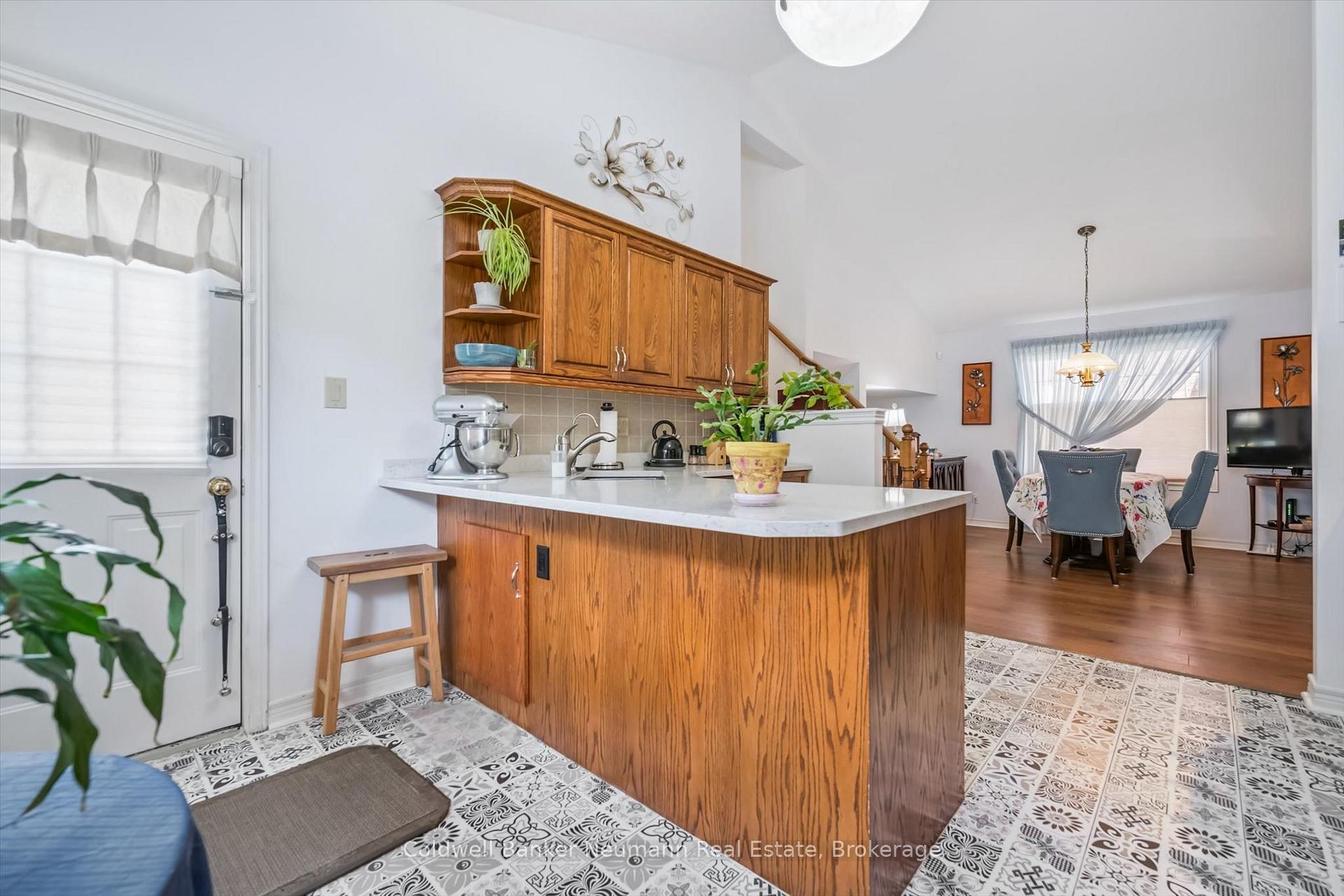 Photo 14 of 375 Gordon Street, Centre Wellington, Fergus — HOMEH