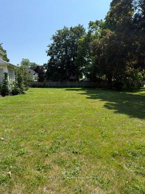 Photo 2 of 98 Trafalgar Street, Goderich, Goderich (Town) — HOMEH