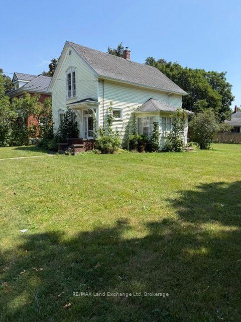 Photo 3 of 98 Trafalgar Street, Goderich, Goderich (Town) — HOMEH