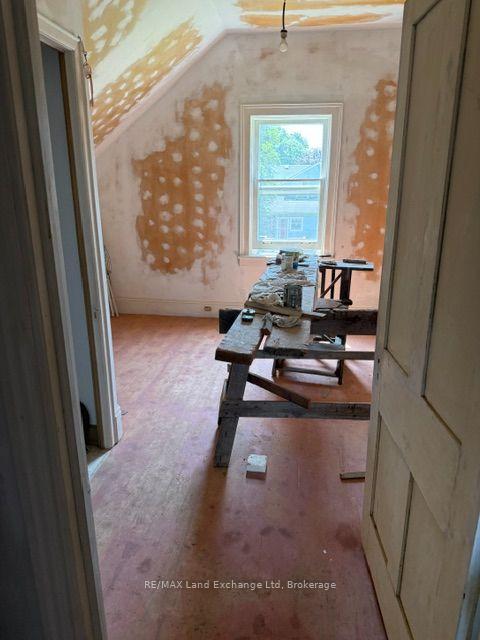 Photo 9 of 98 Trafalgar Street, Goderich, Goderich (Town) — HOMEH