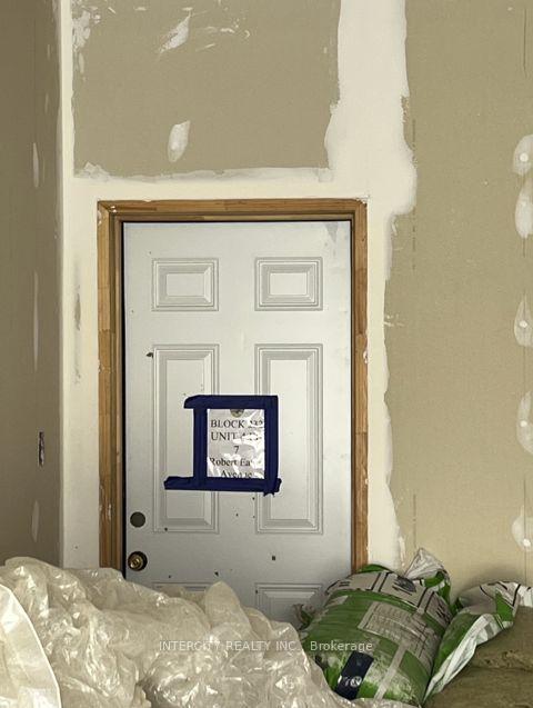 Photo 3 of Unit (Block 232 Unit 4), 7 Robert Eaton Avenue, Markham, Middlefield — HOMEH