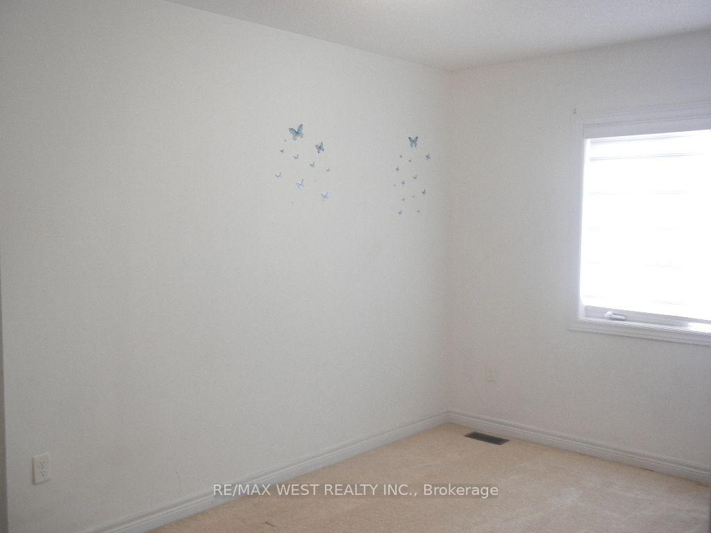 Photo 21 of 12 Waterstone Way, Whitby, Williamsburg — HOMEH