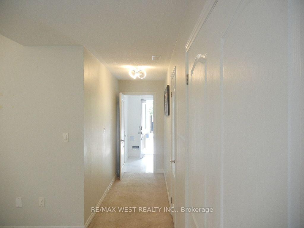 Photo 28 of 12 Waterstone Way, Whitby, Williamsburg — HOMEH