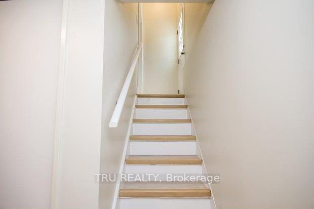 Photo 5 of Unit B, 2430 Iris Street, Ottawa, Parkway Park — HOMEH