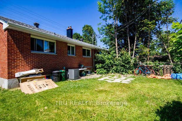 Photo 24 of Unit B, 2430 Iris Street, Ottawa, Parkway Park — HOMEH