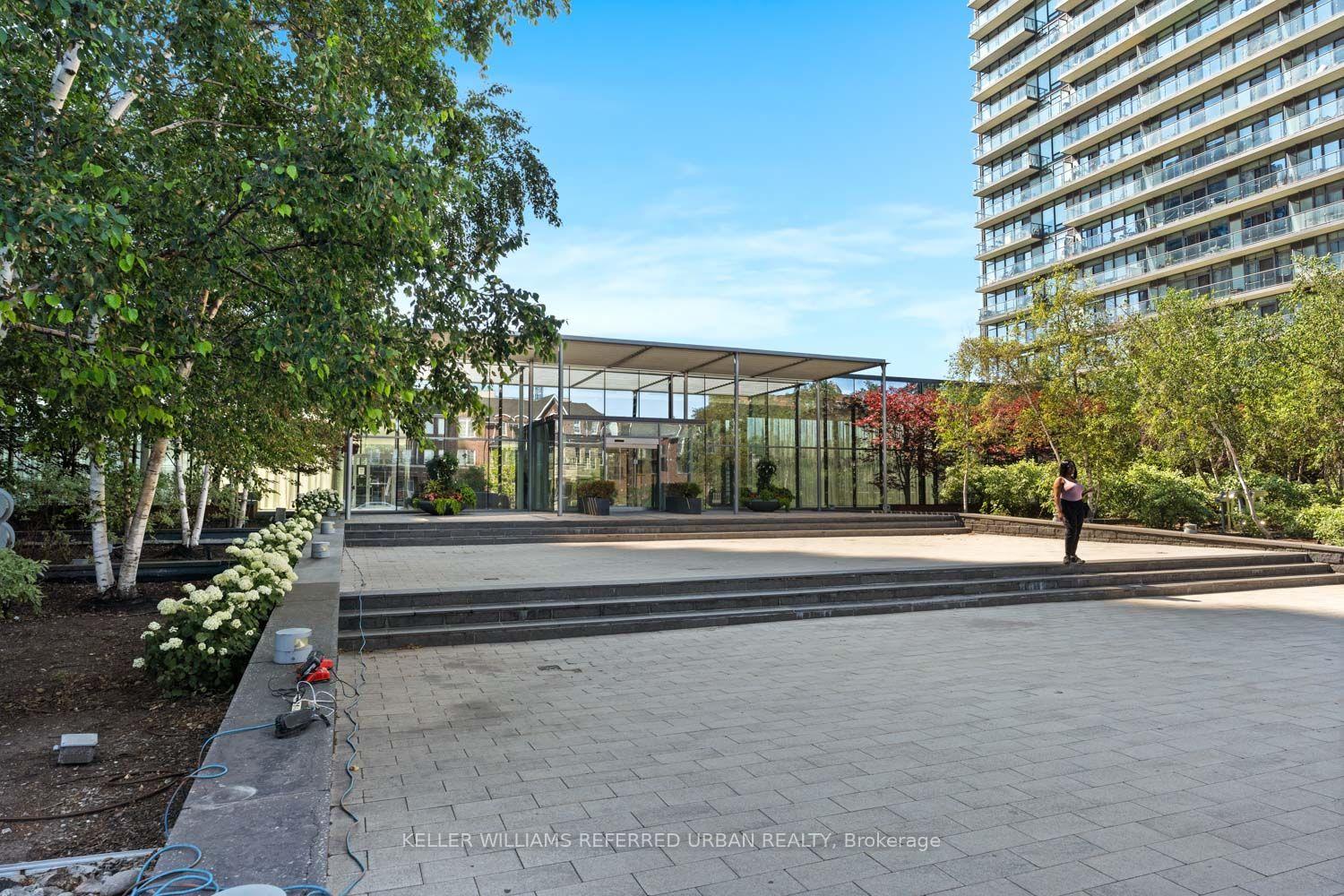 Photo 3 of Unit PH3513, 105 The Queensway, Toronto, High Park-Swansea — HOMEH