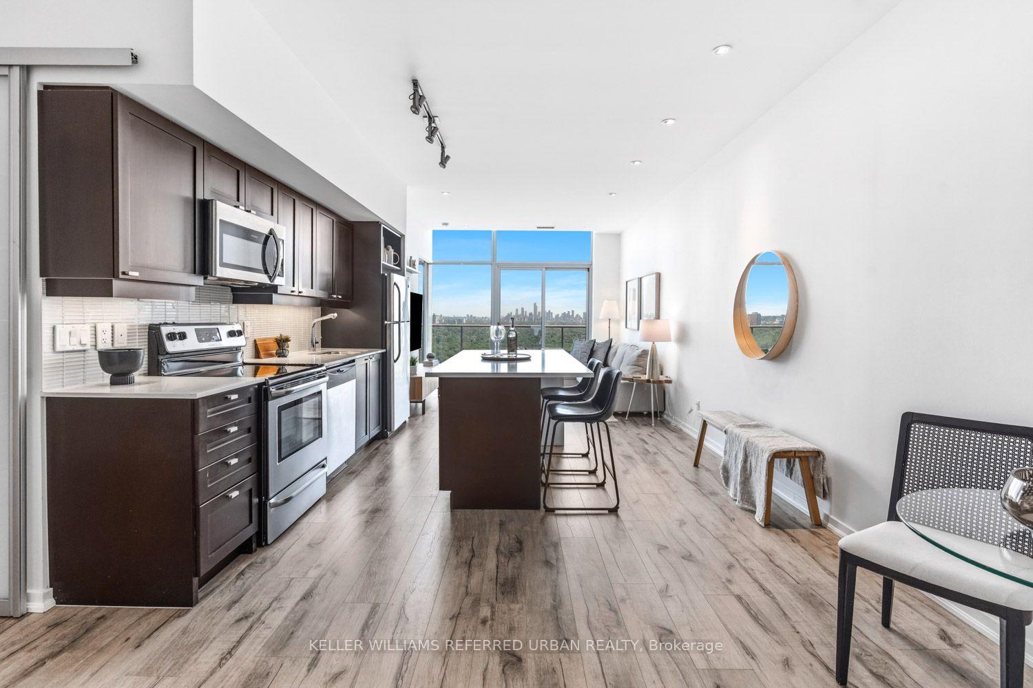 Photo 4 of Unit PH3513, 105 The Queensway, Toronto, High Park-Swansea — HOMEH