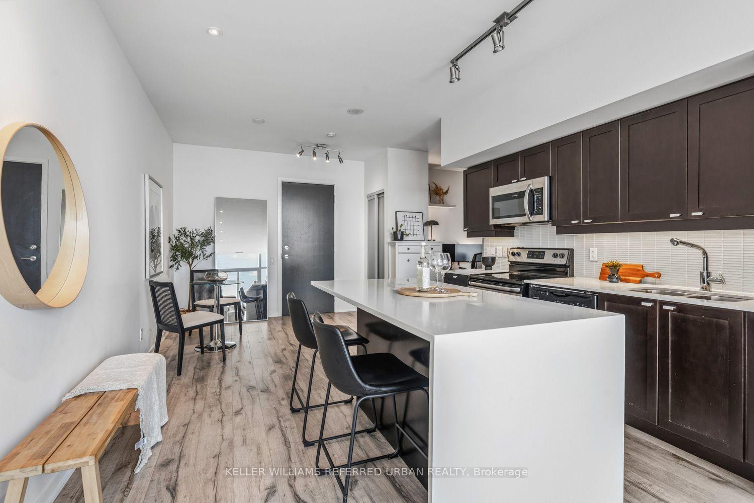 Photo 8 of Unit PH3513, 105 The Queensway, Toronto, High Park-Swansea — HOMEH
