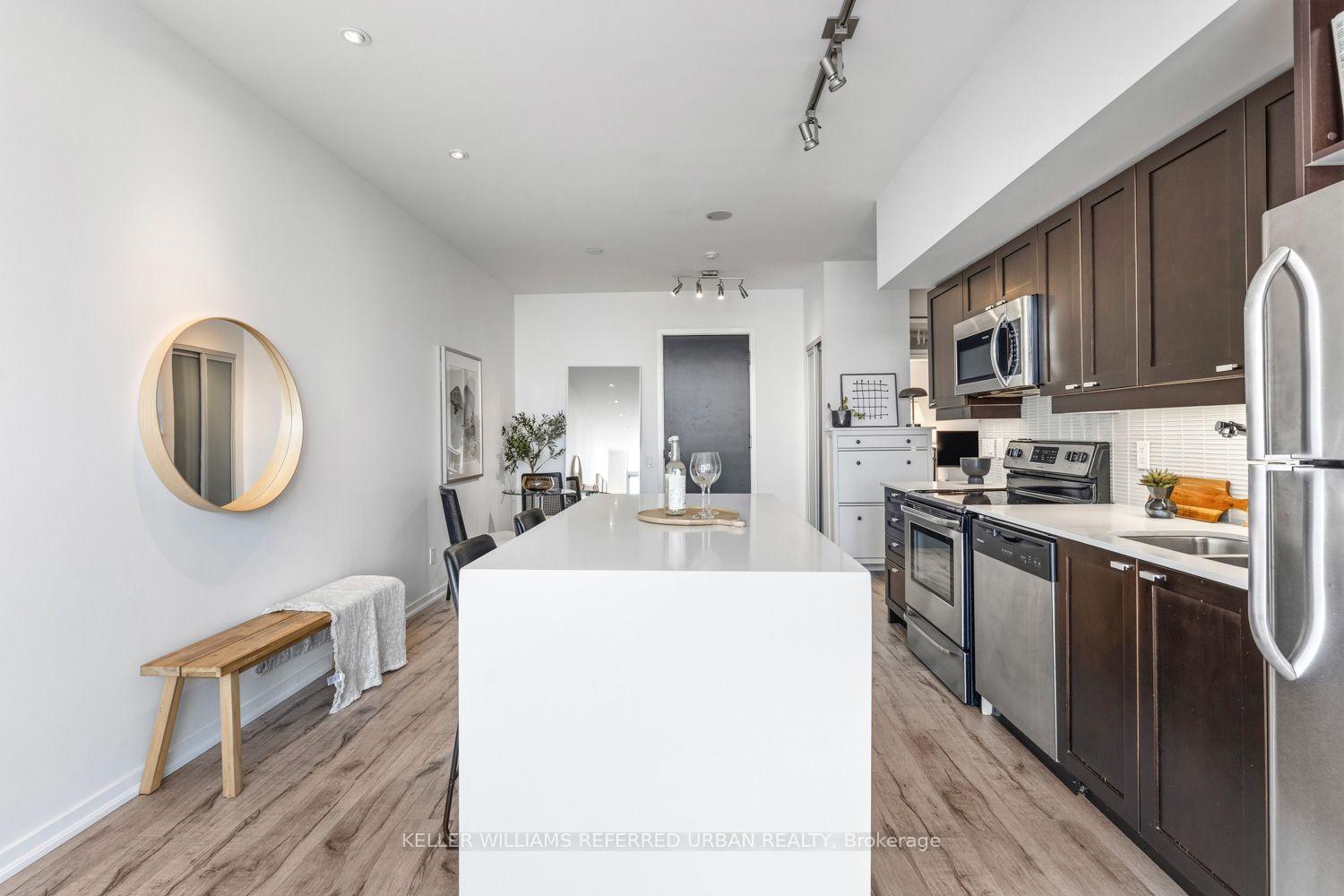 Photo 9 of Unit PH3513, 105 The Queensway, Toronto, High Park-Swansea — HOMEH