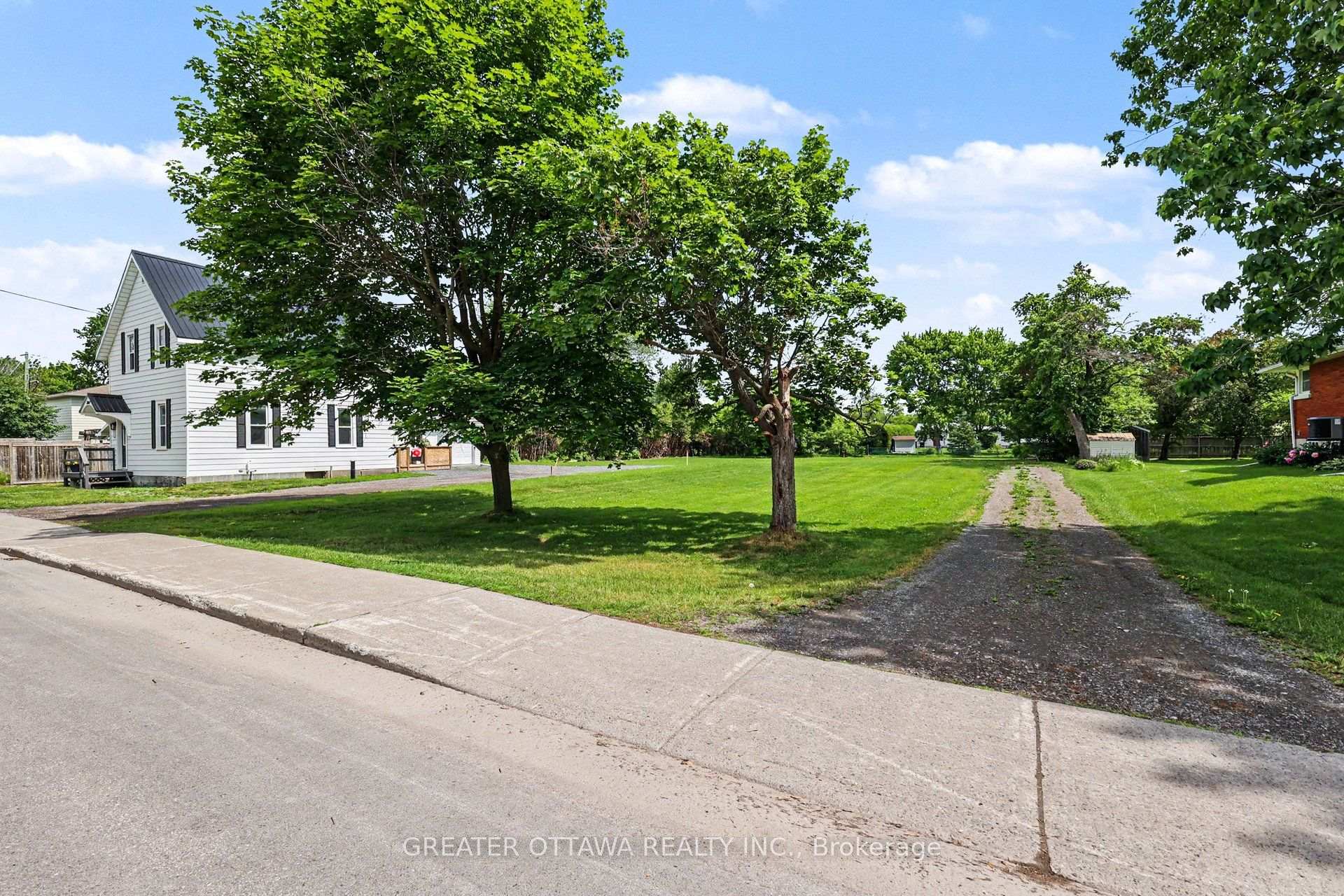 Photo 3 of 3607-B McBean Street, Ottawa, Richmond — HOMEH