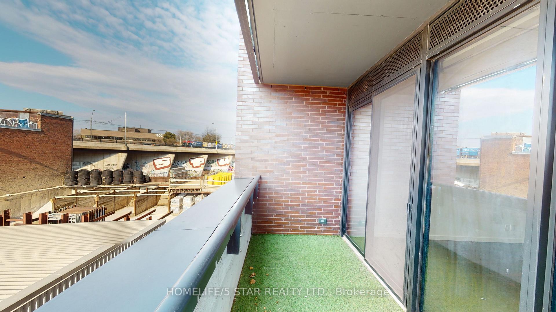 Photo 11 of Unit 310, 383 Sorauren Avenue, Toronto, Roncesvalles — HOMEH