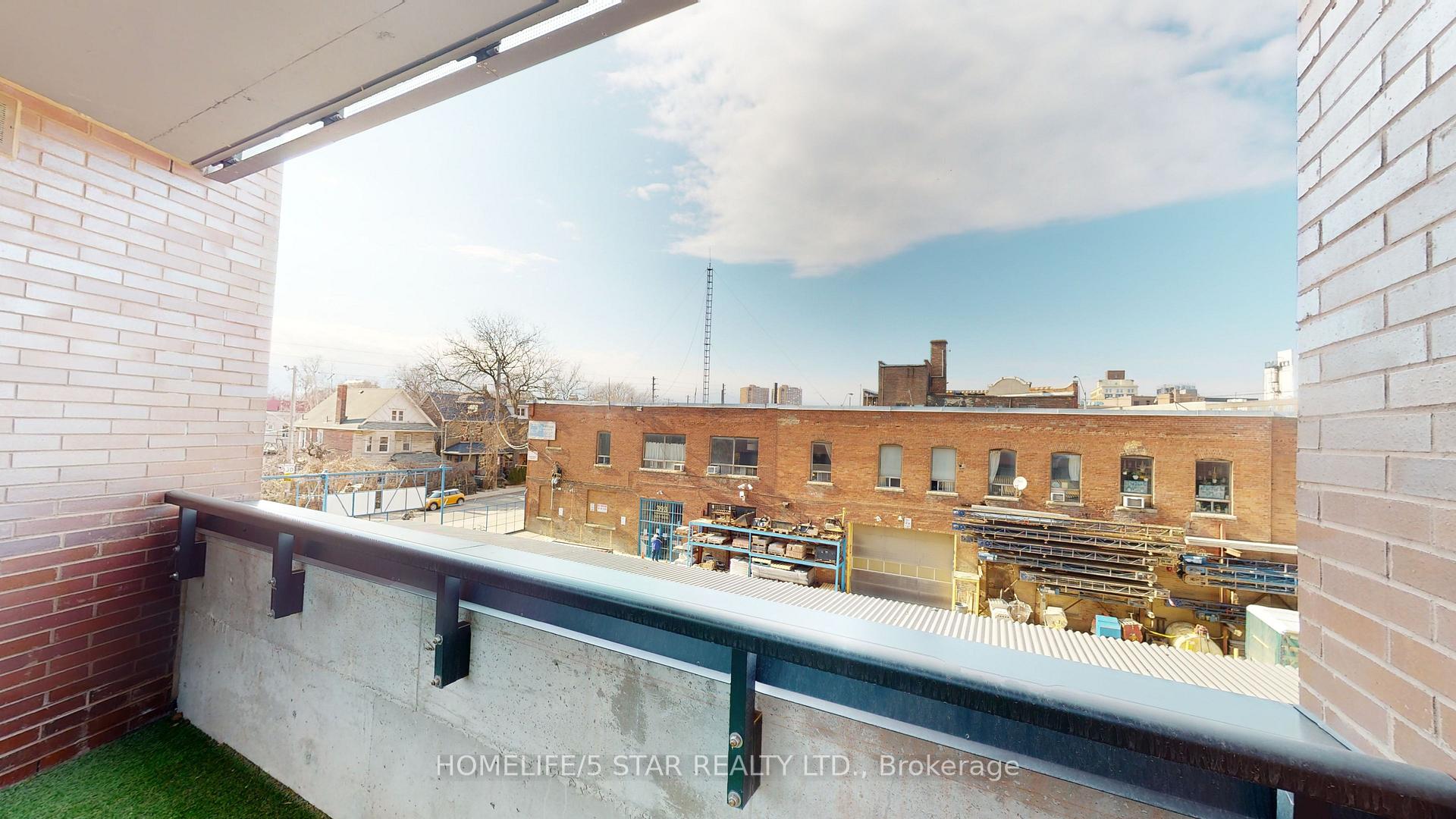 Photo 13 of Unit 310, 383 Sorauren Avenue, Toronto, Roncesvalles — HOMEH