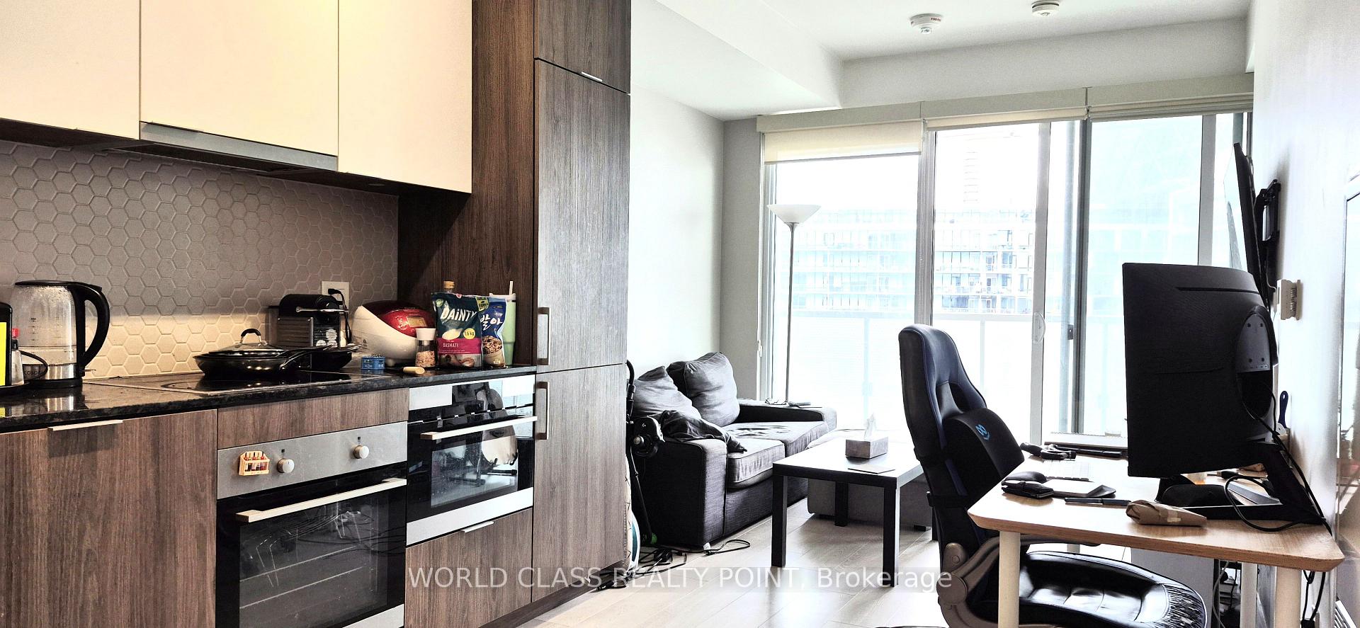 Photo 4 of Unit 724, 15 Queens Quay E, Toronto, Waterfront Communities — HOMEH