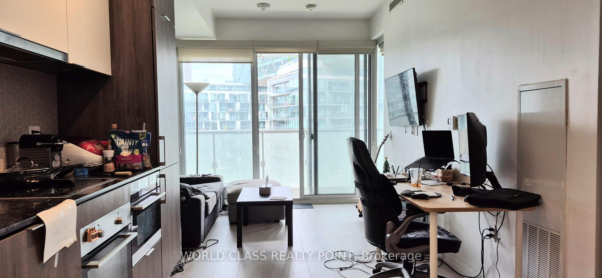 Photo 6 of Unit 724, 15 Queens Quay E, Toronto, Waterfront Communities — HOMEH