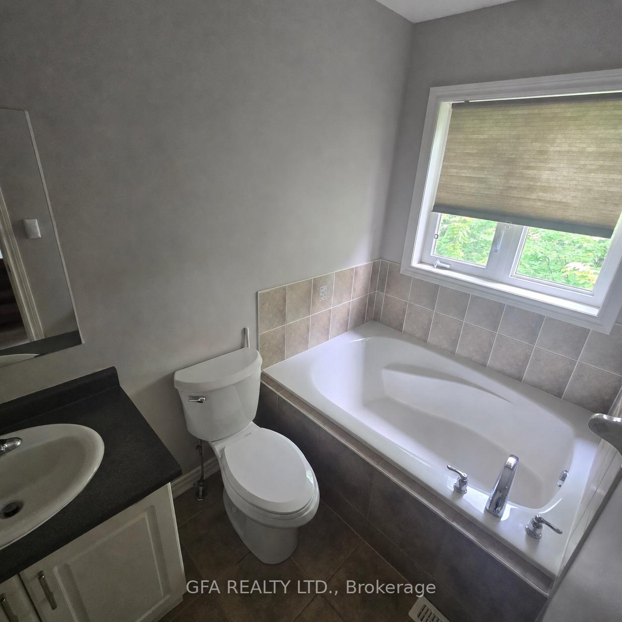 Photo 11 of Unit 9, 2600 Glengarry Road, Mississauga, Erindale — HOMEH