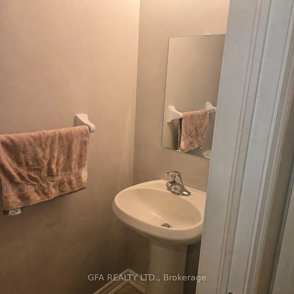 Photo 16 of Unit 9, 2600 Glengarry Road, Mississauga, Erindale — HOMEH