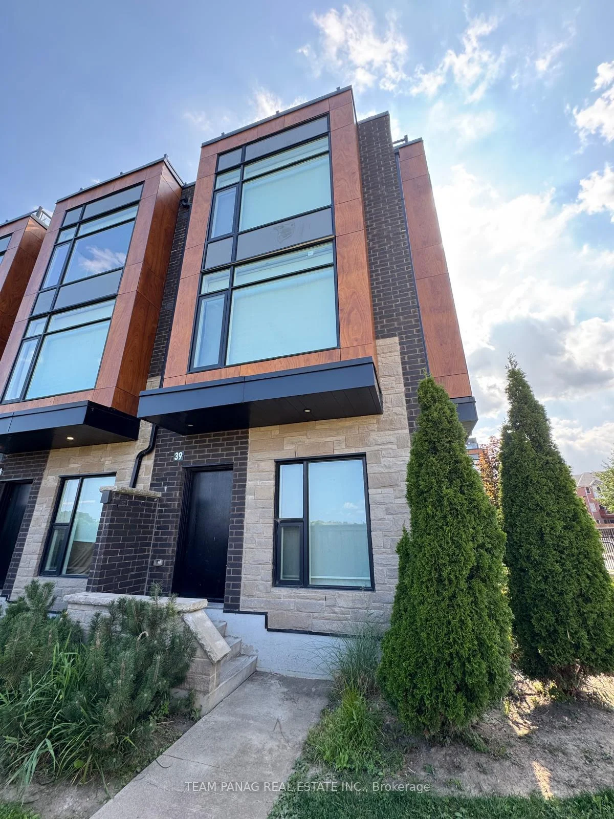 Photo 1 of Unit 39, 200 Malta Avenue, Brampton, Fletcher's Creek South — HOMEH