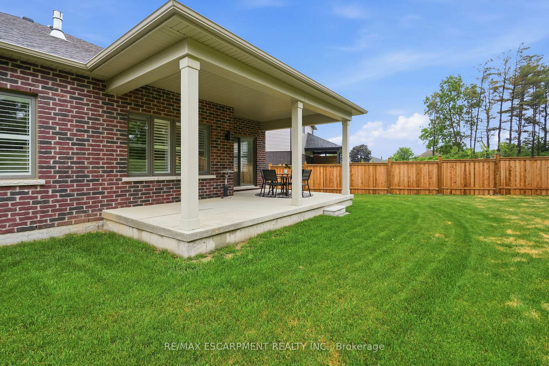 Photo 37 of 115 Daugaard Avenue, Brant, Paris — HOMEH