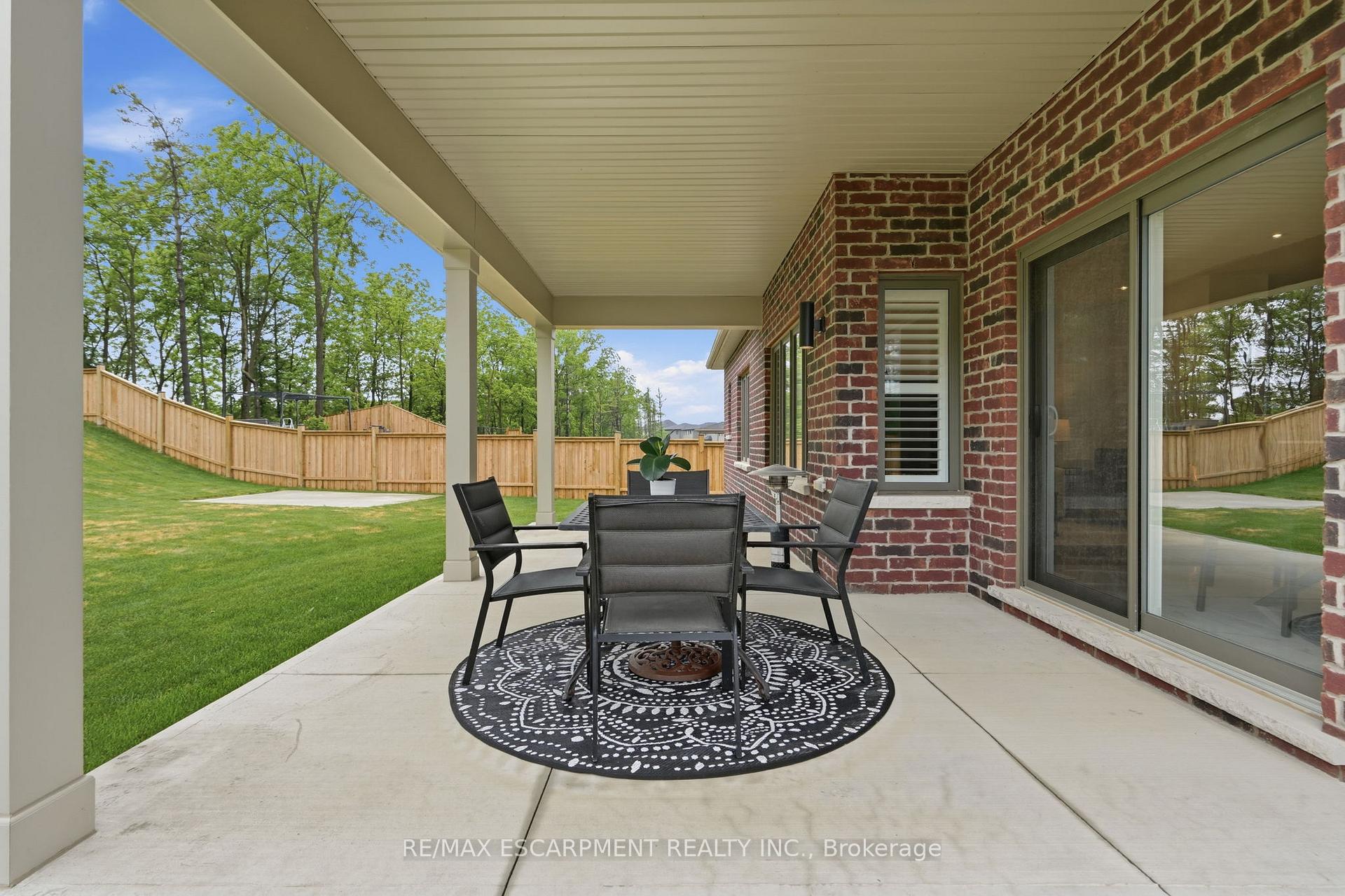 Photo 38 of 115 Daugaard Avenue, Brant, Paris — HOMEH