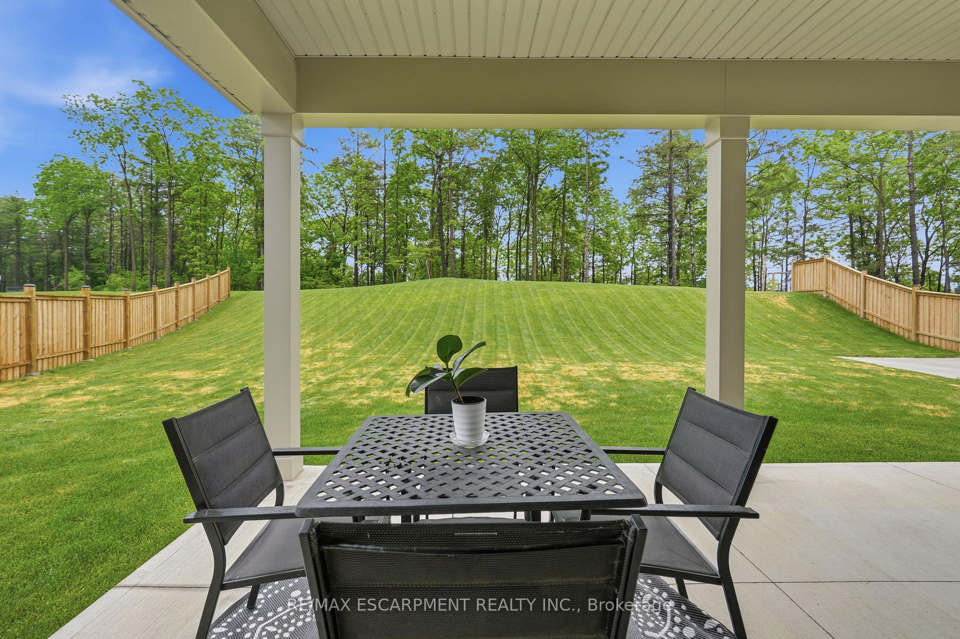 Photo 39 of 115 Daugaard Avenue, Brant, Paris — HOMEH