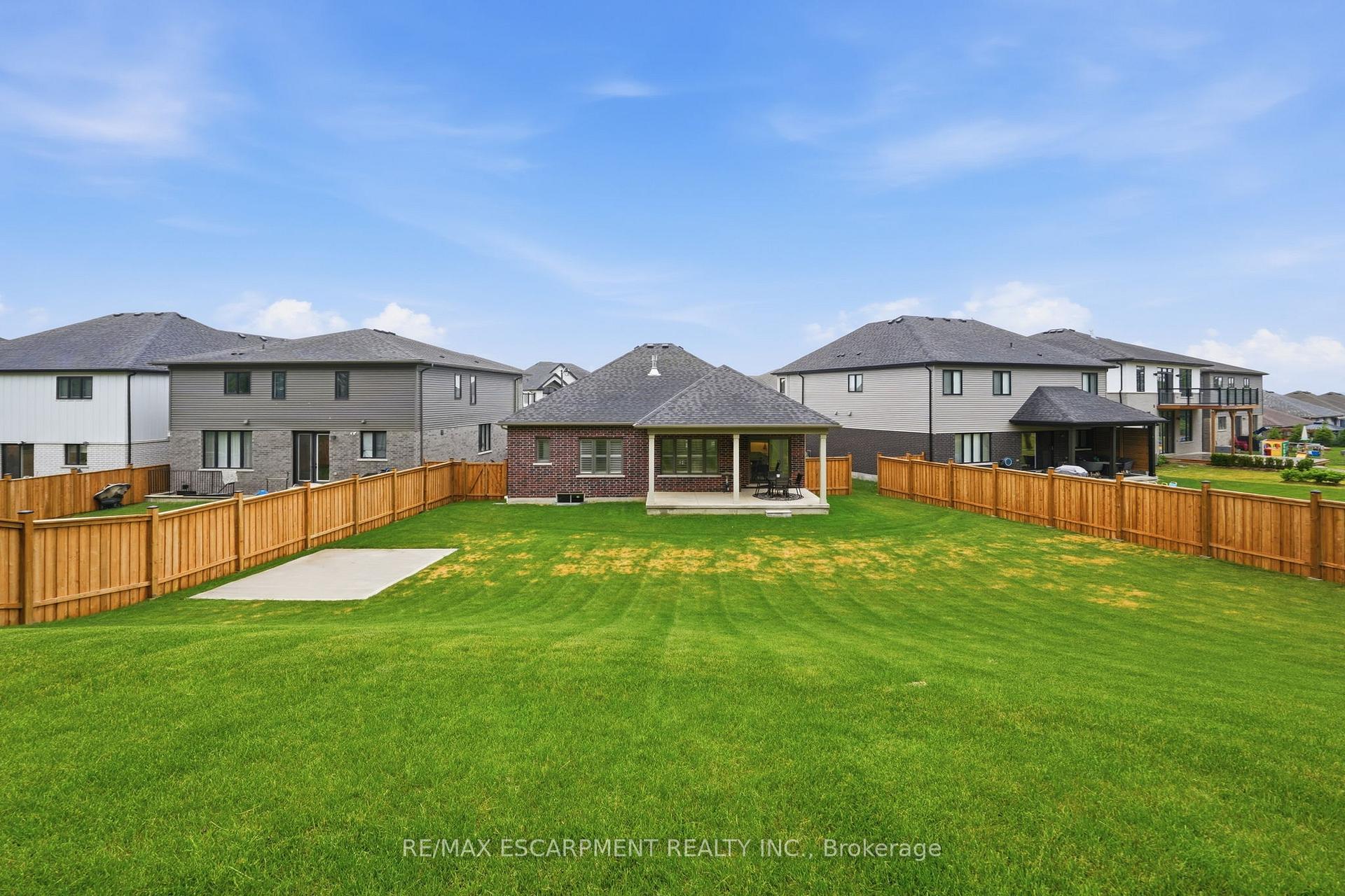 Photo 42 of 115 Daugaard Avenue, Brant, Paris — HOMEH